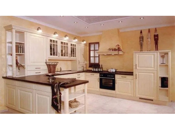 為什么越來越多人放棄實木家具，反而選擇全鋁定制？原因很簡單